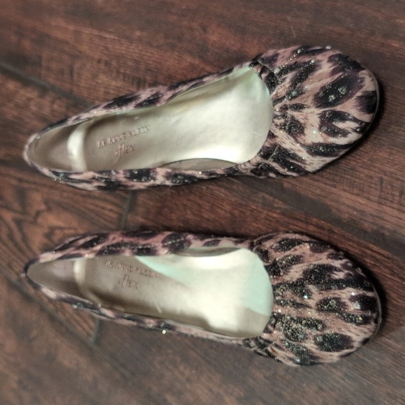 AK Anne Klein iflex Otello Sparkle Leopard Print Sequin Wedge Heels - Women's 8 - Picture 1 of 6